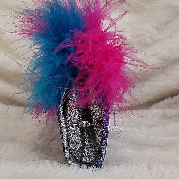 Nyx Blue and Pink Kids Accessory - Picture 4 of 4